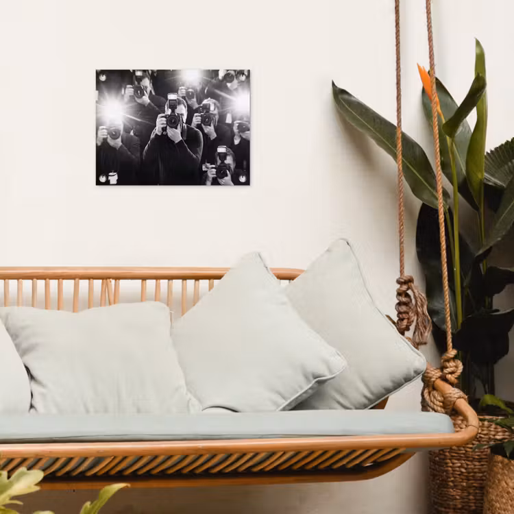 Mensen - Camera - Flitslicht - Zwart-wit - Media tuinposter los doek klein -sfeer7