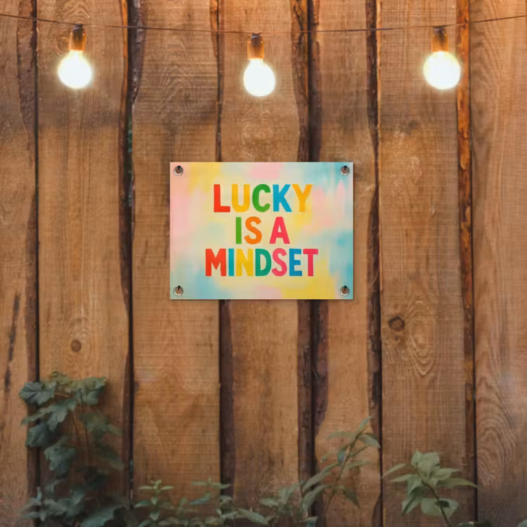 Quote - Lucky - Regenboogkleuren tuinposter los doek klein -sfeer1