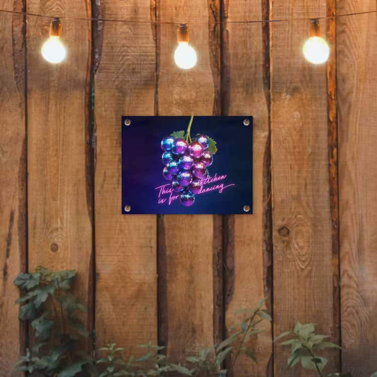 Quote - Neon - Disco - Druiven tuinposter los doek klein -sfeer1
