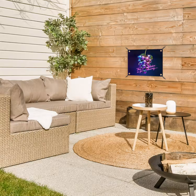 Quote - Neon - Disco - Druiven tuinposter los doek klein -sfeer4