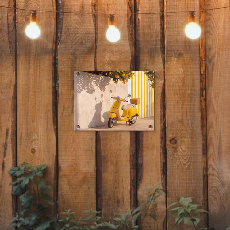 Scooter - Natuur - Zomer - Geel - Mediterraan tuinposter los doek klein -sfeer1