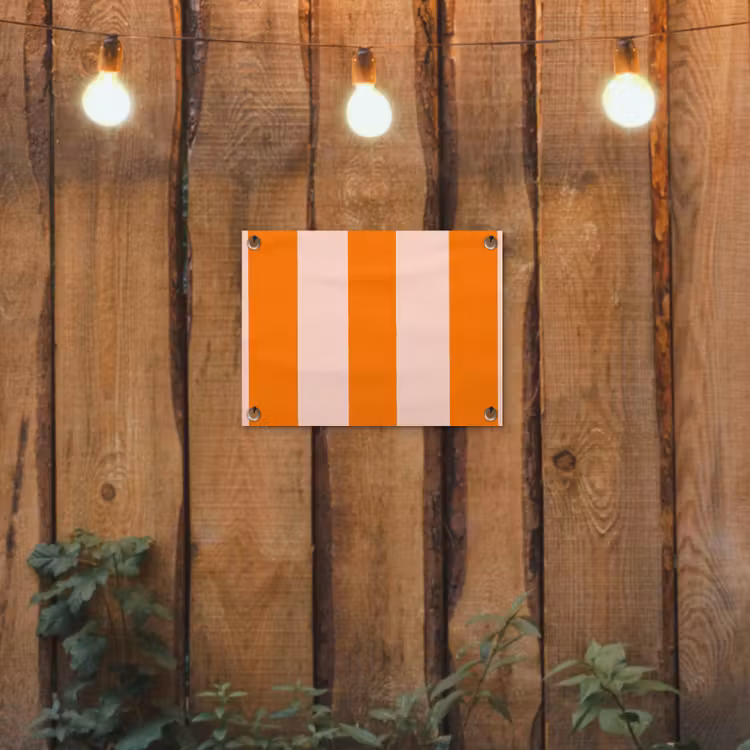 Strepen - Modern - Oranje tuinposter los doek klein 239 -sfeer1