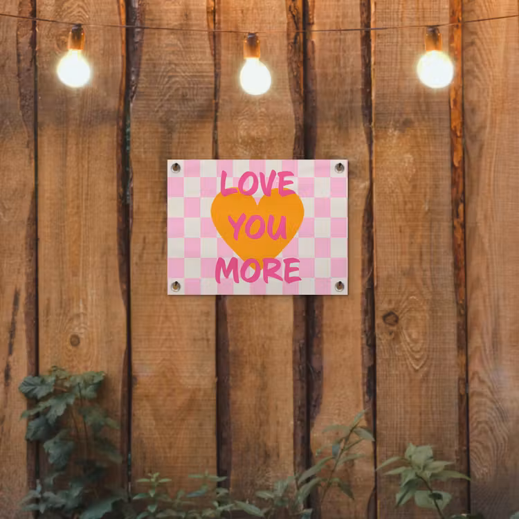Valentijn - Love - Roze - Oranje tuinposter los doek klein -sfeer1