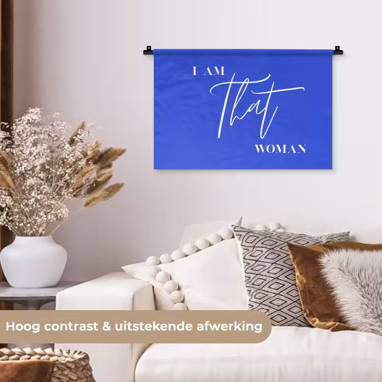 Blauw - I am that woman - Sierlijk - Minimalistisch Wandkleed katoen klein -sfeer1