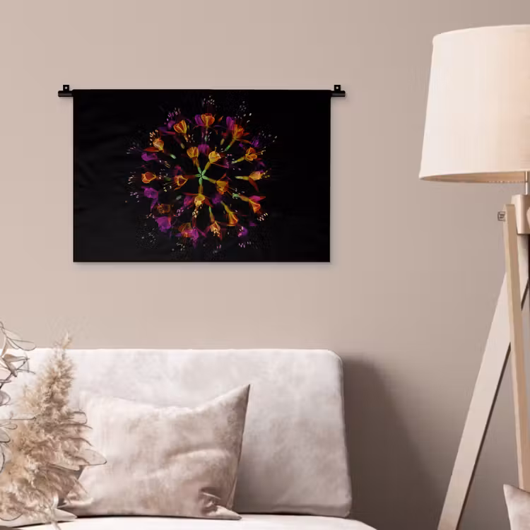 Bloemen - Oranje - Roze - Zwart Wandkleed katoen klein -sfeer4