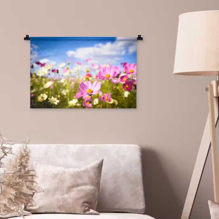 Bloemen - Wei - Paars - Gras - Wit - Wolken - Blauw Wandkleed katoen klein -sfeer4