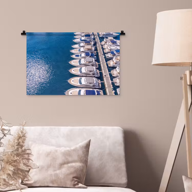 Boot - Jachthaven - Water - Zomer - Blauw Wandkleed katoen klein -sfeer4