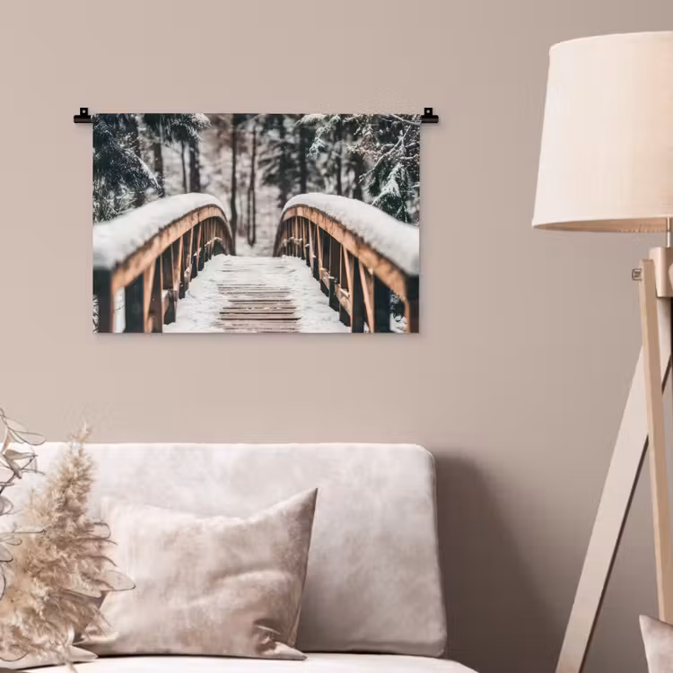 Brug - Winterlandschap - Bos - Natuur - Sneeuw Wandkleed katoen klein -sfeer4