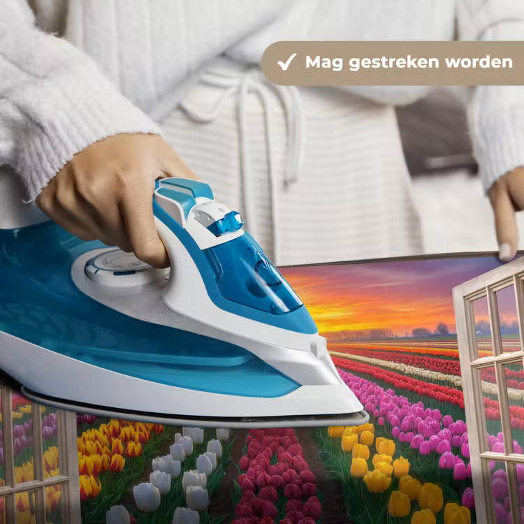 Doorkijk - Bloemen - Tulpen - Kleurrijk - Zonsondergang Wandkleed katoen klein -sfeer9