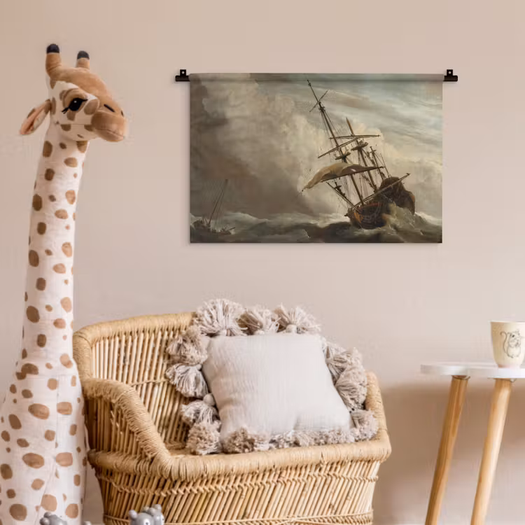 Een schip in volle zee bij vliegende storm - Schilderij van Willem van de Velde Wandkleed katoen klein -wsfeer5_kind