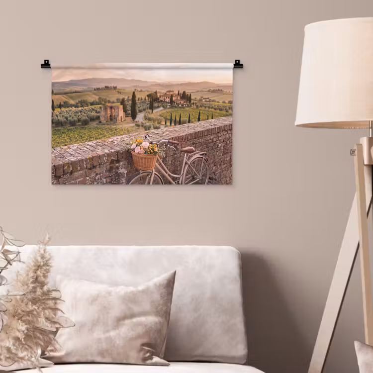 Fiets - Bloemen - Toscane - Landschap - Roze Wandkleed katoen klein -sfeer4