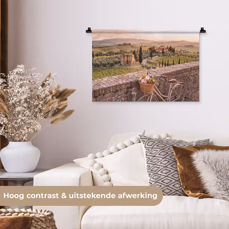 Fiets - Bloemen - Toscane - Landschap - Roze Wandkleed katoen klein -sfeer1