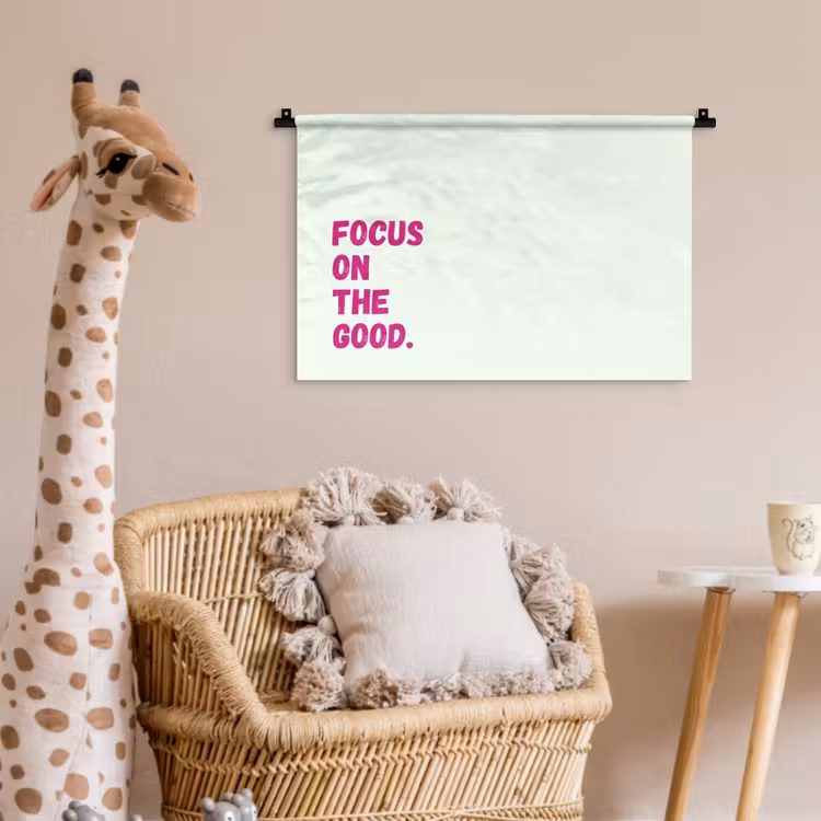 Focus on the good - Beige - Roze Wandkleed katoen klein -wsfeer5_kind