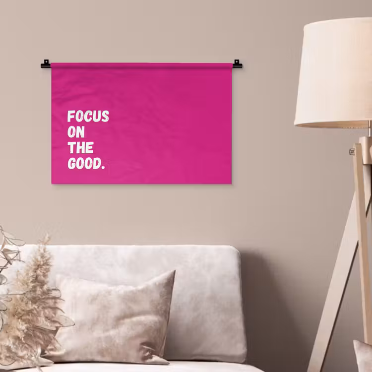 Focus on the good - Roze - Simple Wandkleed katoen klein -sfeer4
