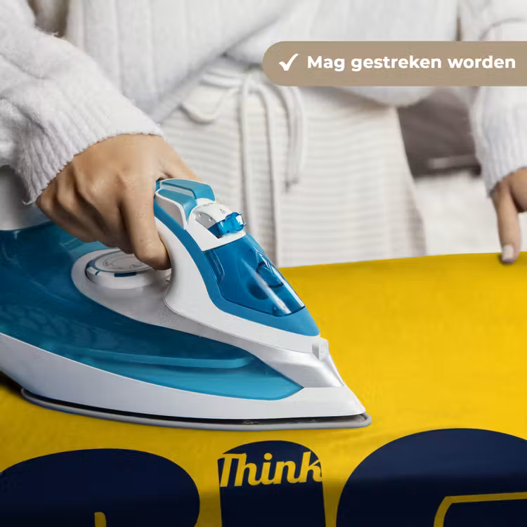 Geel - Think big - Grafisch Wandkleed katoen klein -sfeer9