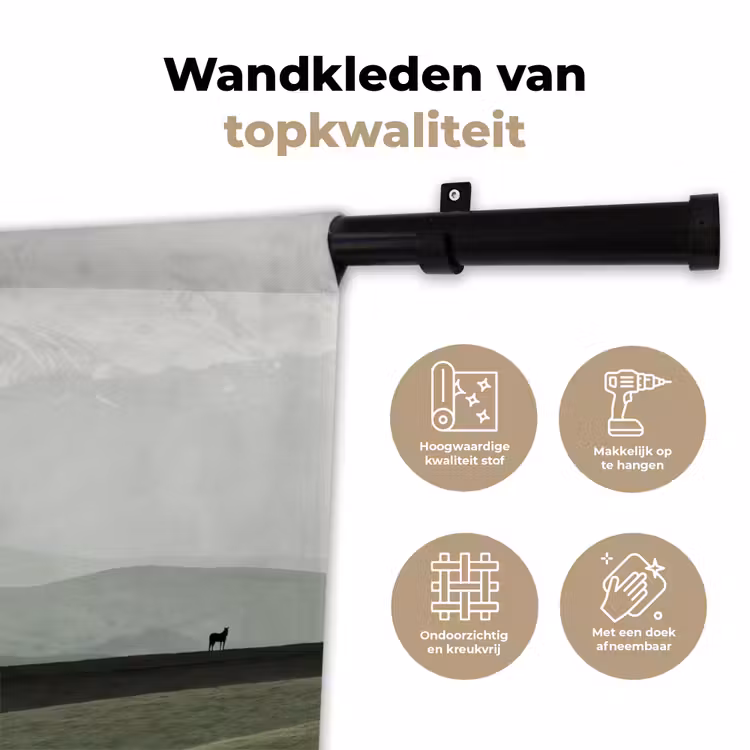 Grijs - Berg - Paarden Wandkleed katoen klein -sfeer2