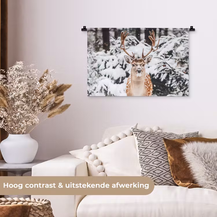 Hert - Sneeuw - Winter - Bos - Dieren Wandkleed katoen klein -sfeer1