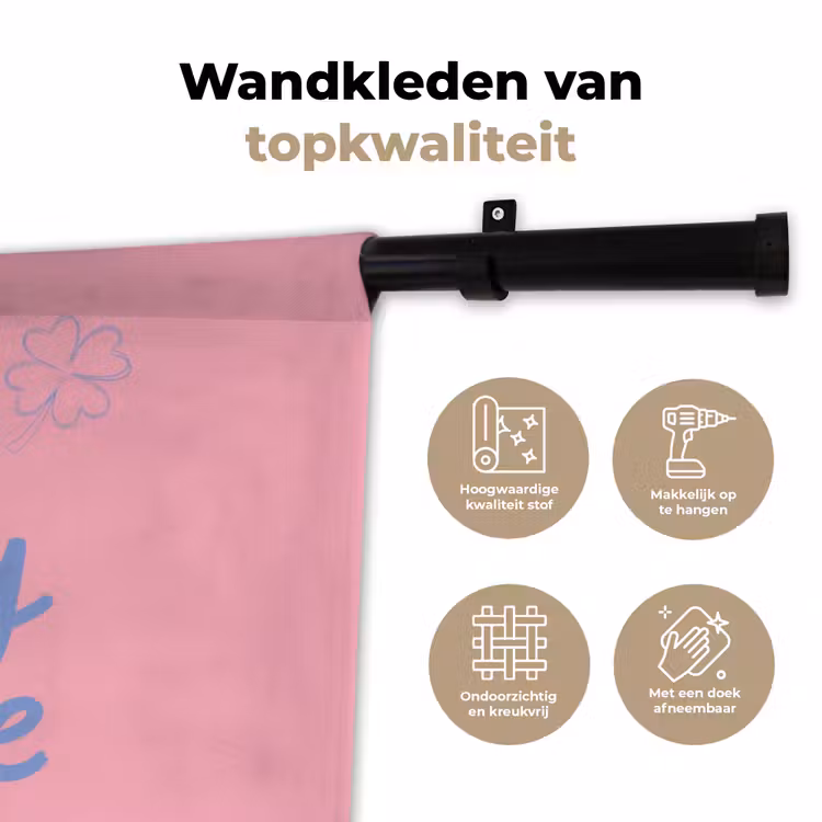 How lucky are we - Klavervier - Roze - Blauw Wandkleed katoen klein -sfeer2