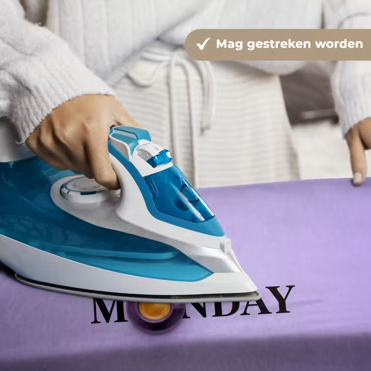 Maandag - Mok - Koffie - Paars Wandkleed katoen klein -sfeer9