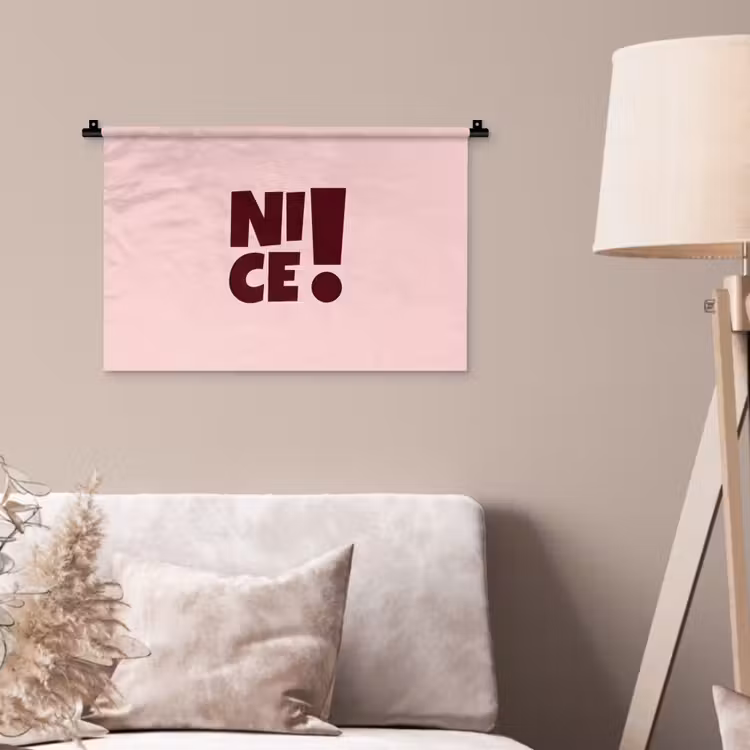Nice - Uitroepteken - Roze Wandkleed katoen klein -sfeer4