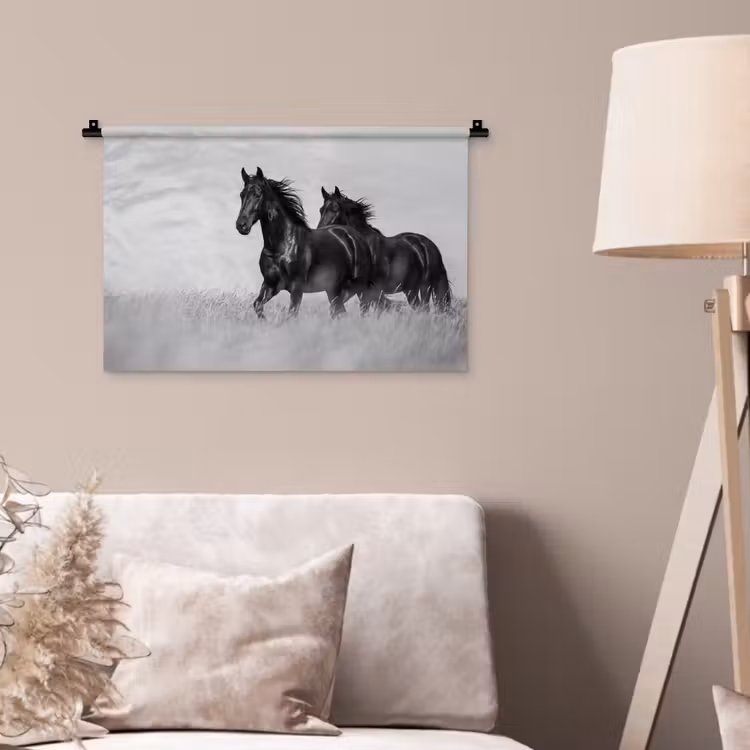 Paarden - Gras - Zwart - Wit Wandkleed katoen klein -sfeer4