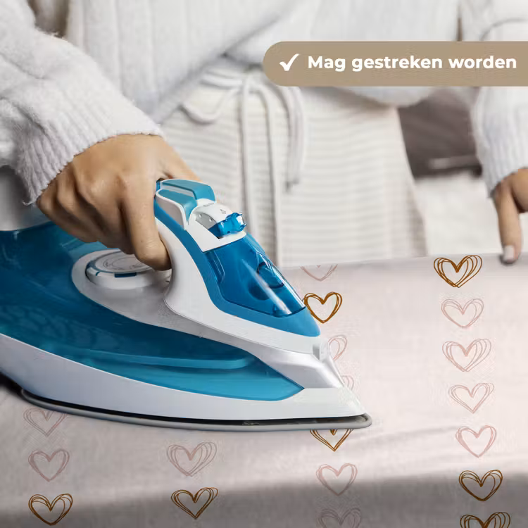 Patroon - Hartjes - Lichtroze Wandkleed katoen klein 269 -sfeer9
