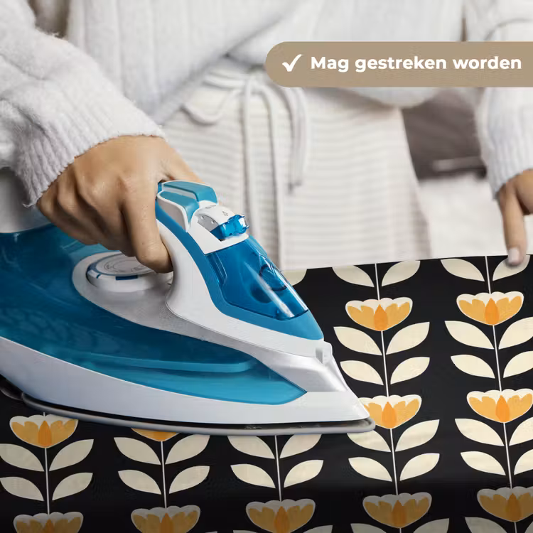Retro - Bloem - Zwart - Okergeel Wandkleed katoen klein 269 -sfeer9