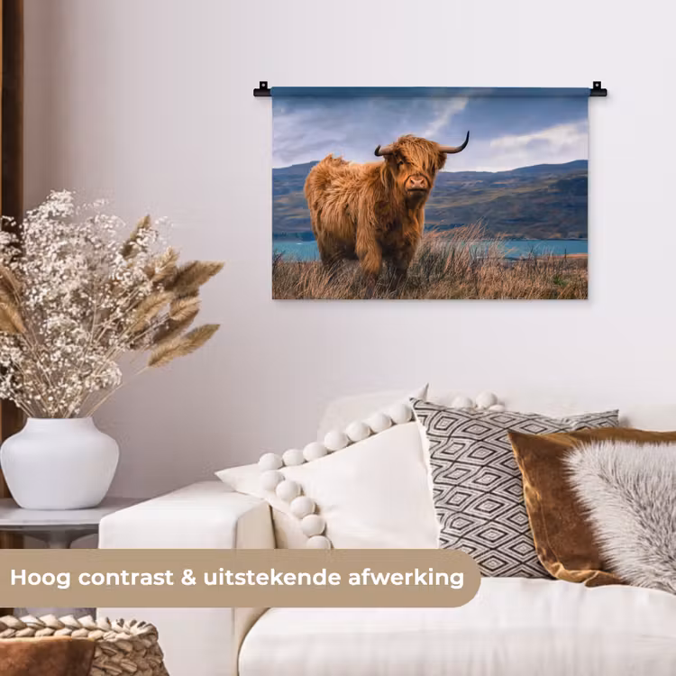 Schotse Hooglander - Berg - Water - Natuur - Koe Wandkleed katoen klein -sfeer1