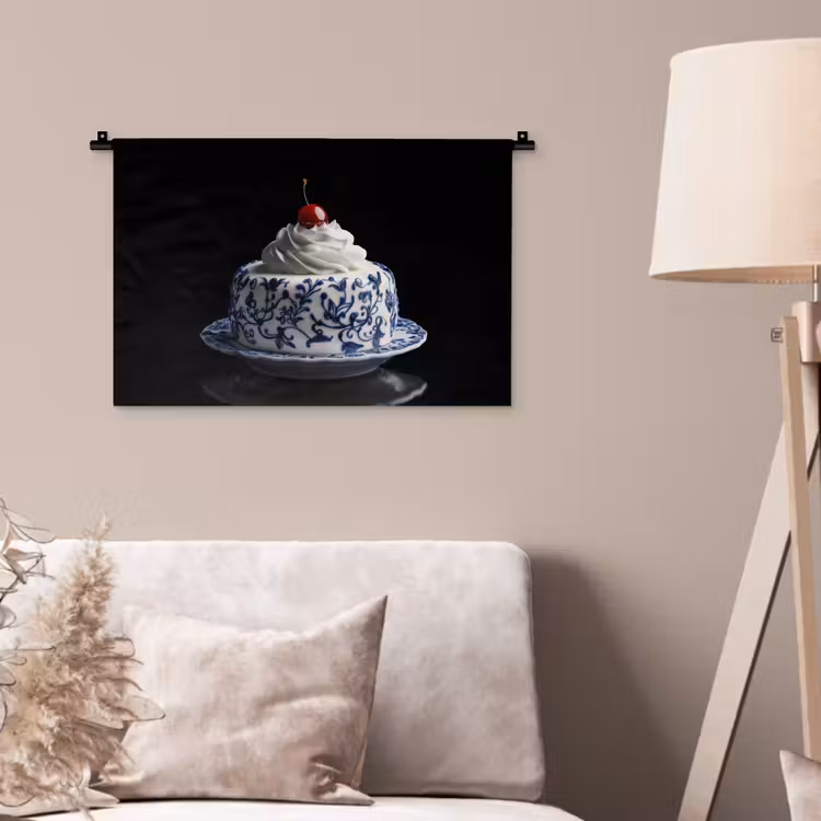 Taart - Slagroom - Kers - Bord - Delfts blauw Wandkleed katoen klein -sfeer4
