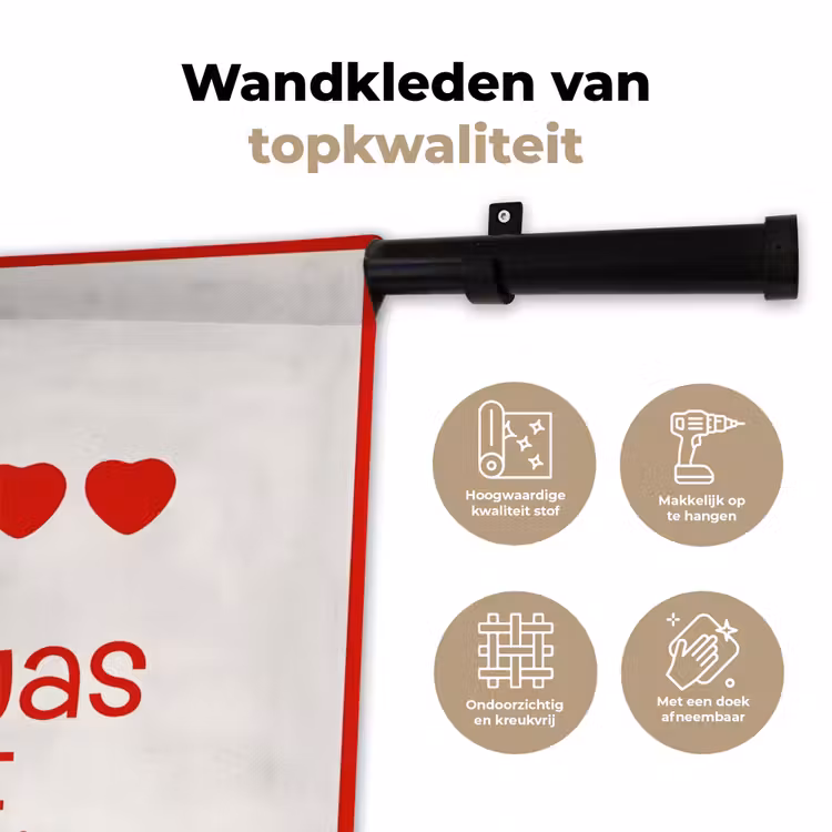 Tekst - Rood - Hartjes Wandkleed katoen klein -sfeer2