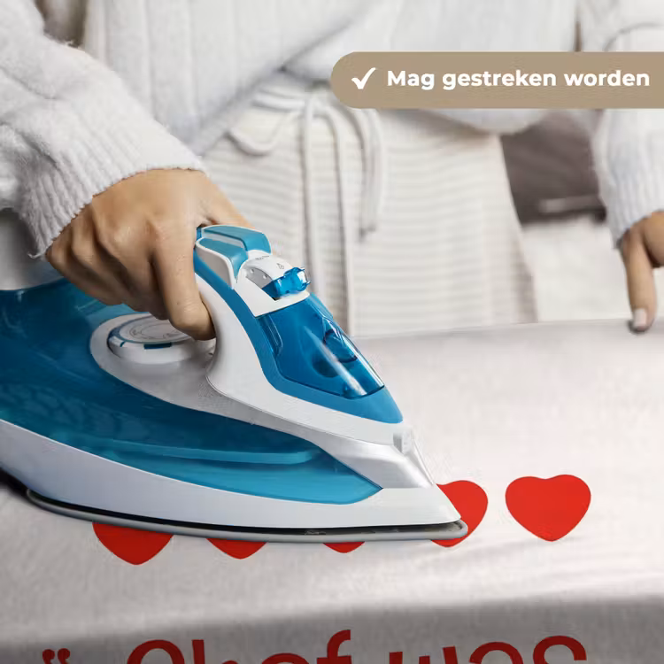 Tekst - Rood - Hartjes Wandkleed katoen klein -sfeer9