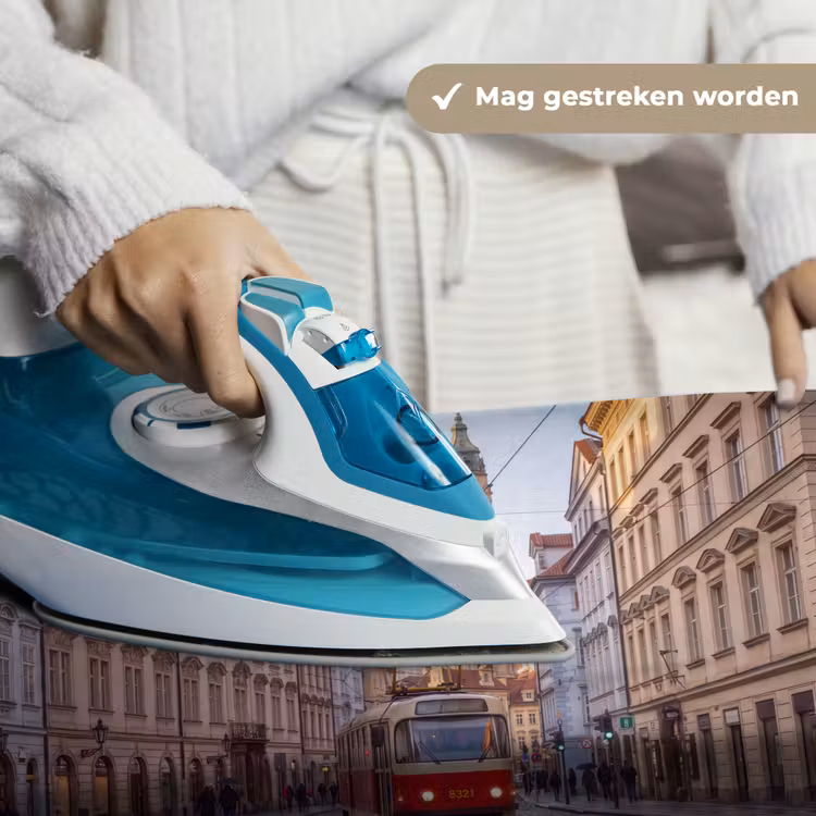 Tram - Straat - Stadsgezicht - Klassiek - Rood Wandkleed katoen klein -sfeer9