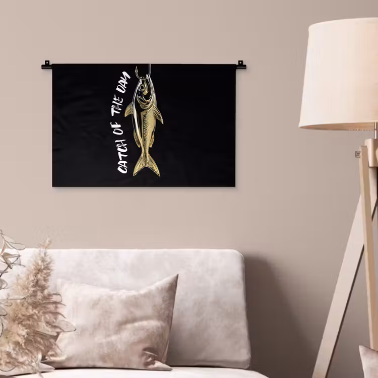 Vis - Zwart - Goud - Tekst Wandkleed katoen klein -sfeer4