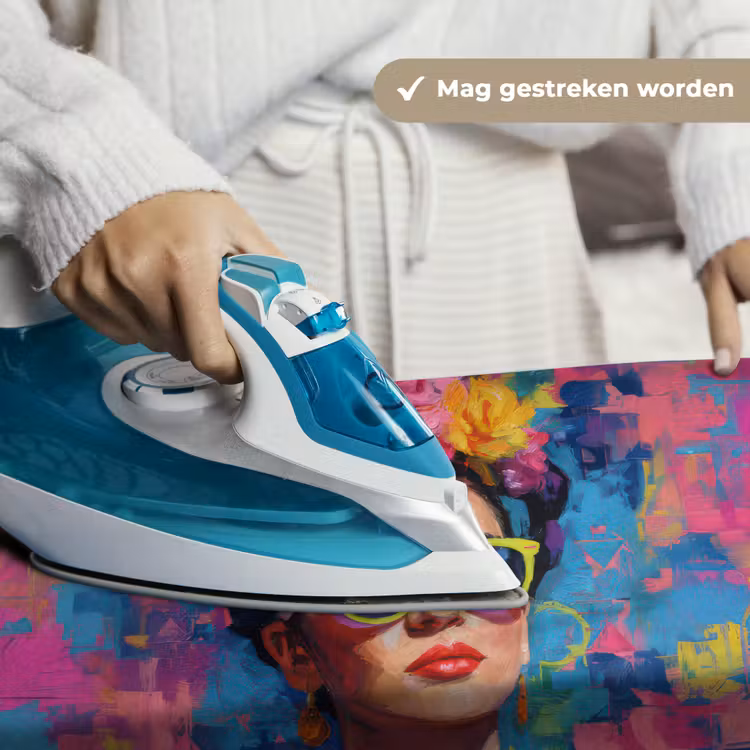 Vrolijk portret - Vrouw - Bloemenkroon Wandkleed katoen klein -sfeer9