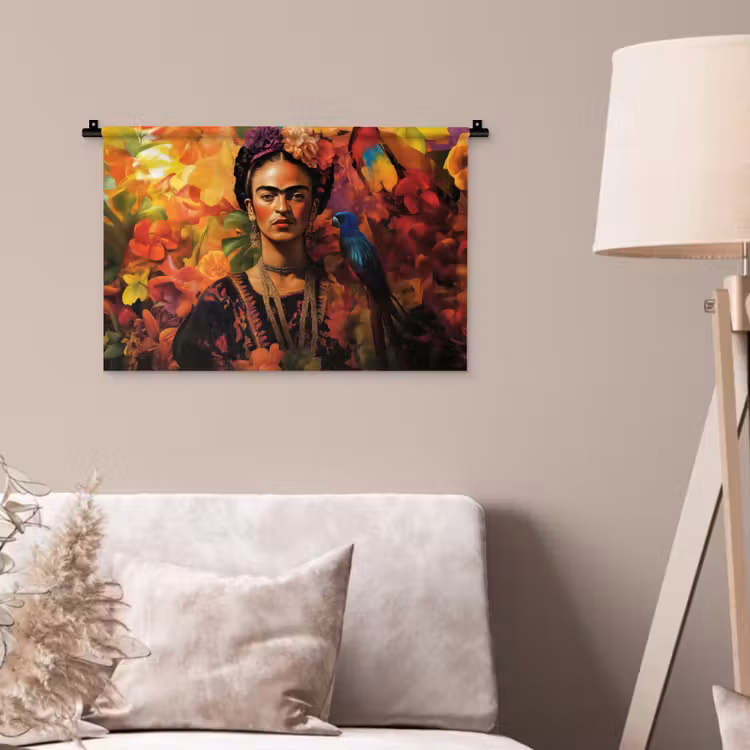 Vrouw - Bloemen - Papegaai - Schilderachtig Wandkleed katoen klein -sfeer4