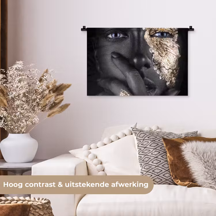 Vrouw - Goud - Zwart - Schmink - Luxe Wandkleed katoen klein -sfeer1