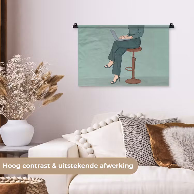 Vrouw - Laptop - Zittend - Illustratie - Groen Wandkleed katoen klein -sfeer1