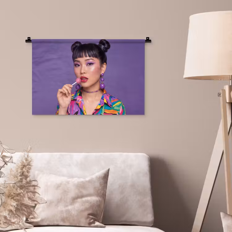 Vrouw - Portret - Make-up - Paars - Levendig Wandkleed katoen klein -sfeer4