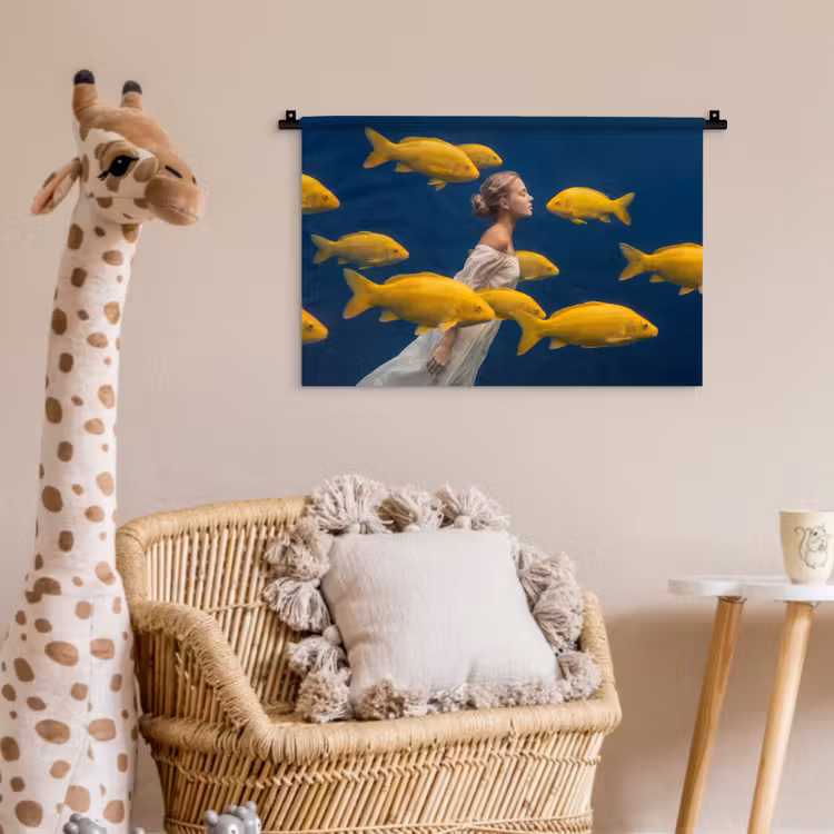 Vrouw - Vis - Water - Natuur - Geel Wandkleed katoen klein -wsfeer5_kind