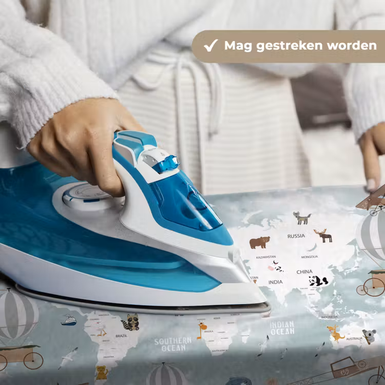 Wereldkaart - Kind - Vliegtuig Wandkleed katoen klein -sfeer9