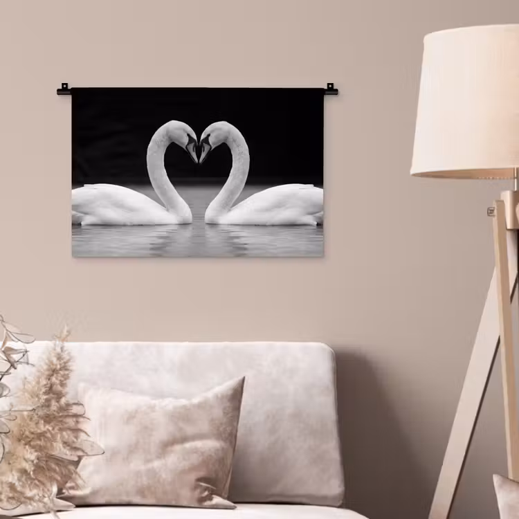 Zwanen - Hart - Zwart - Wit Wandkleed katoen klein -sfeer4