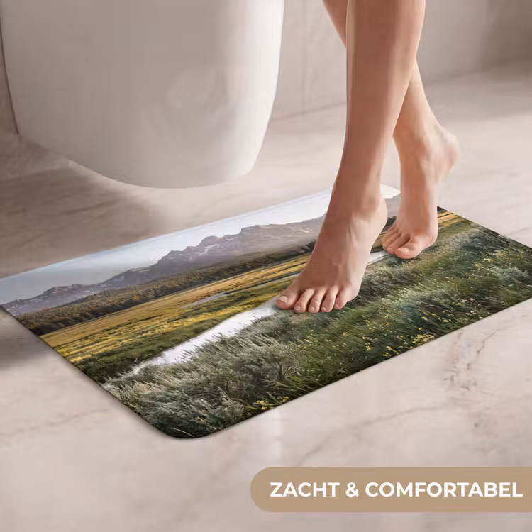 Berglandschap - Rivier - Bos WCmat klein -USP_ZachtNL