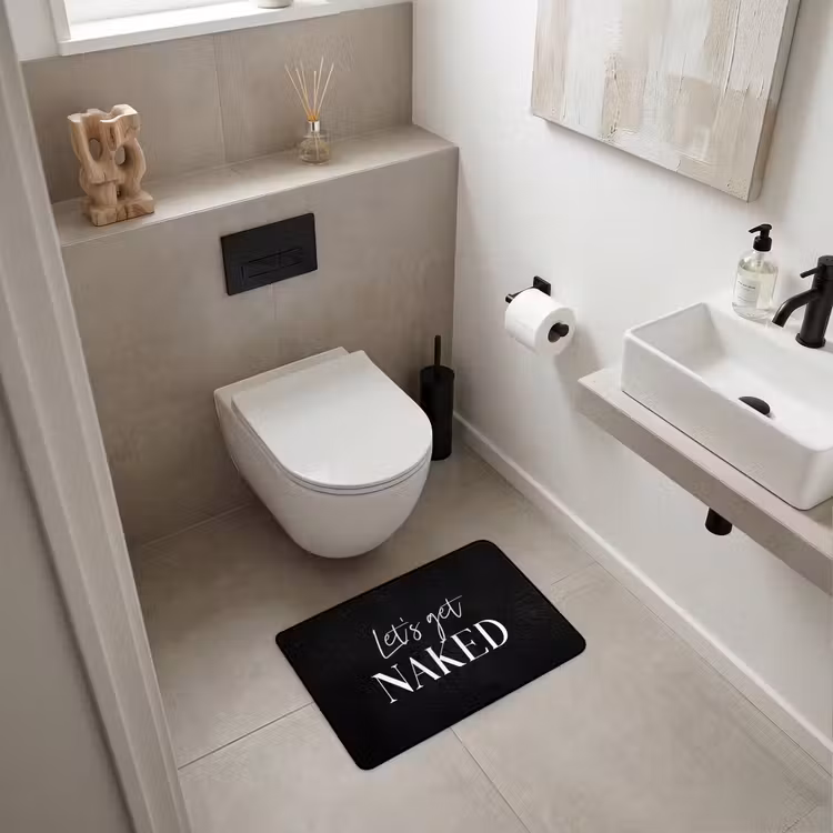 Quotes - Let's get naked - Zwart - Spreuk WCmat klein -sfeer1