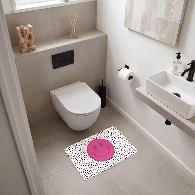 Smiley - Roze - Stippen WCmat klein -sfeer1