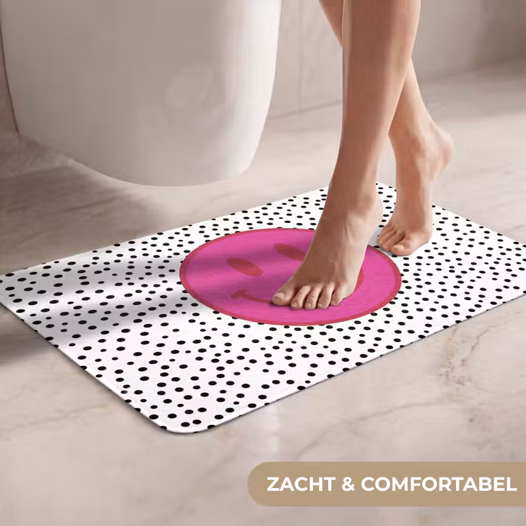 Smiley - Roze - Stippen WCmat klein -USP_ZachtNL