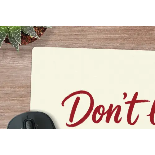 Don't lose your fire - Rood - Wit - Minimalistisch muismat rubber klein -closeup