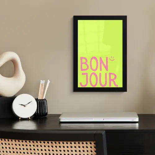 Groen - Smiley - Bonjour - Roze fotolijst zwart zonder passe partout klein -sfeer1