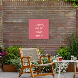 BBQ - Quote - Roze - Zomer Tuinposter op houten frame 2 cm dik middel -sfeer3