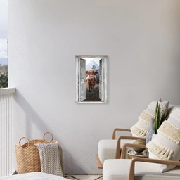 Oude deuren naar Schotse Hooglander Tuinposter op houten frame 2 cm dik klein -sfeer1