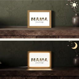 Mama - Lettercollage Light Box met kabel (Tafellamp) klein -sfeer3